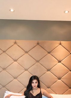 Maria - escort in Manila Photo 17 of 20