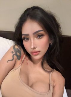 Maria - escort in Manila Photo 9 of 11