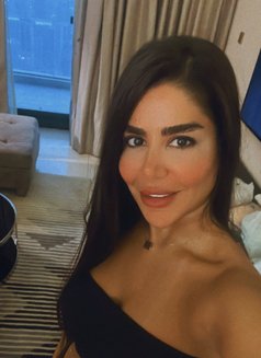 Maria - puta in Dubai Photo 2 of 5