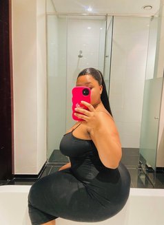 Maria - escort in Muscat Photo 5 of 7