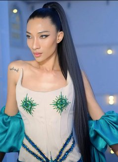 Maria - Transsexual escort in Abu Dhabi Photo 5 of 5