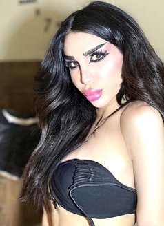 MARIA - Transsexual escort in Beirut Photo 14 of 27