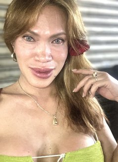 Maria Lilac - Transsexual escort in Hong Kong Photo 10 of 10
