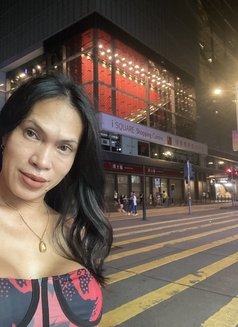 Maria Lilac - Transsexual escort in Manila Photo 3 of 8