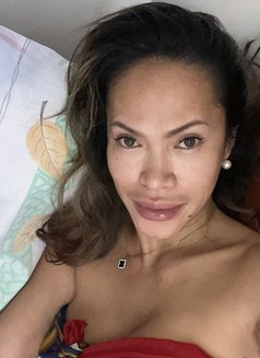 Maria Lilac - Transsexual escort in Singapore Photo 13 of 17