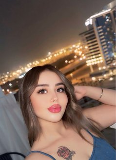 Maria - puta in Dubai Photo 7 of 8