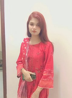 Kiran - puta in Muscat Photo 1 of 7