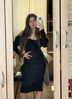 Maria - escort in Dubai Photo 2 of 10