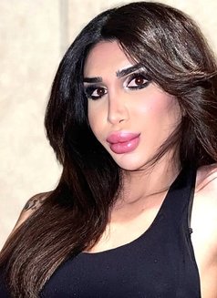 MARIA - Transsexual escort in Beirut Photo 2 of 13