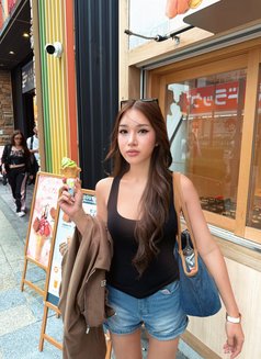 Maria - escort in Singapore Photo 4 of 5