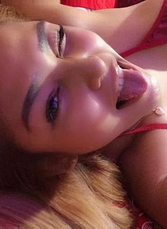 Maria Xxx - Transsexual escort in Singapore Photo 2 of 14