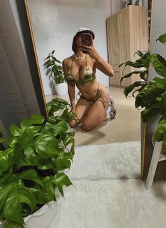 Maria Xxx - Transsexual escort in Singapore Photo 11 of 14