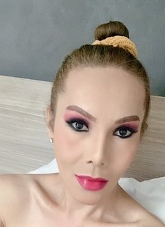 SALT - Transsexual escort in Bangkok Photo 2 of 15