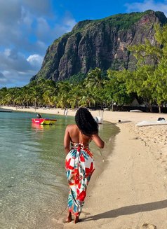 Mariah - escort in Noida Photo 8 of 11