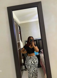 Mariah - puta in Noida Photo 2 of 3