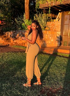 Mariah - escort in Noida Photo 3 of 3