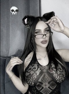 Mariam - escort in Al Manama Photo 3 of 6