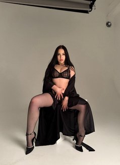 Mariam - escort in Al Manama Photo 4 of 23
