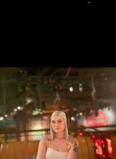Mariam - escort in Dubai Photo 2 of 5