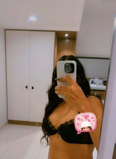 Mariam - puta in Dubai Photo 3 of 3