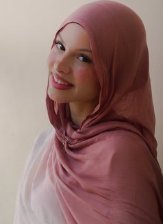 Mariam - escort in Mumbai Photo 2 of 2