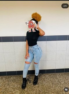 Mariam - escort in Nairobi Photo 7 of 9