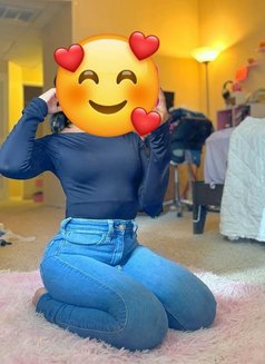 Candy - escort in Nairobi Photo 3 of 6