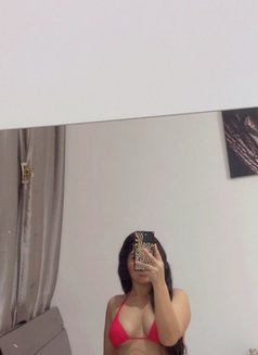 Mariam - puta in Dubai Photo 4 of 6