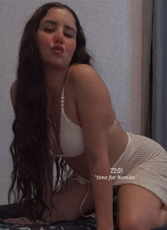 Mariam - puta in Dubai Photo 6 of 6