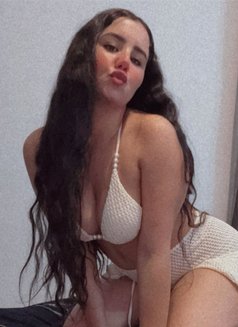 Mariam - puta in Dubai Photo 8 of 10