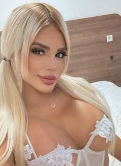 Mariana - escort in Abu Dhabi Photo 20 of 23