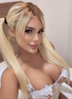 Mariana - escort in Al Manama Photo 12 of 28