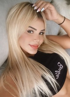 Mariana - escort in Al Manama Photo 17 of 28