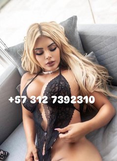 Mariana - puta in Al Manama Photo 26 of 27