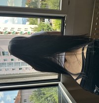 Mariana - puta in Al Manama Photo 1 of 13