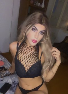 Mariana - Transsexual escort in Beirut Photo 7 of 9