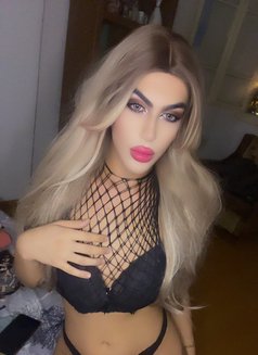 Mariana - Transsexual escort in Beirut Photo 9 of 9