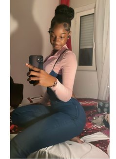 Mariana - escort in Al Sohar Photo 2 of 3