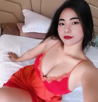 Lisa - escort in Abu Dhabi Photo 2 of 9
