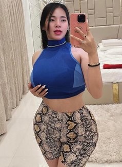 Lisa - escort in Abu Dhabi Photo 7 of 9