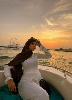 Marianasweet - puta in Dubai Photo 2 of 3