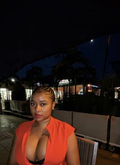 Marianne - escort in Dubai Photo 1 of 2