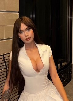 Maricarfox - Transsexual escort in Manila Photo 3 of 4