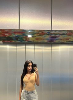 Maricarfox - Transsexual escort in Manila Photo 6 of 8