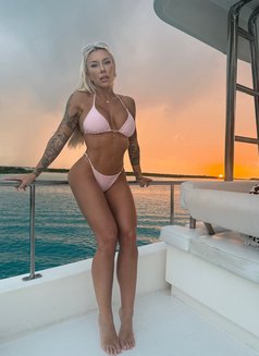 Marie Cruz - escort in Dubai Photo 14 of 19