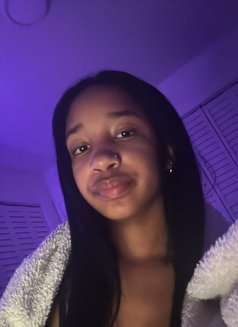 Marie - escort in Dammam Photo 1 of 2