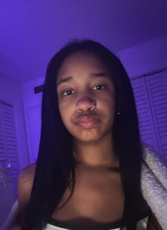 Marie - escort in Dammam Photo 2 of 2