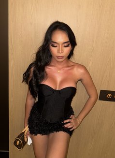 Marie - escort in Tokyo Photo 18 of 19