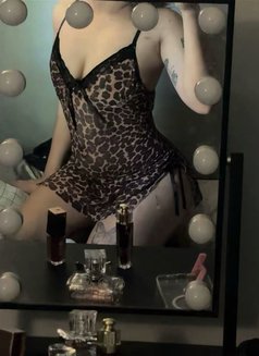 Marie - Transsexual escort in Riyadh Photo 6 of 9