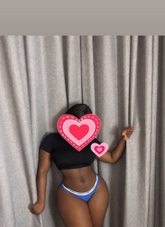 Marie - masseuse in Kumasi Photo 3 of 3
